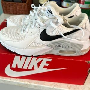 Air max white black